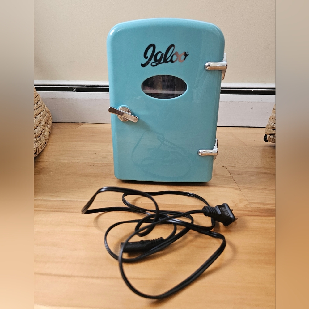 Igloo Aqua Blue Mini Fridge with Silver Details
